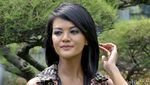 Pesona Farah Quinn Berbusana Etnik