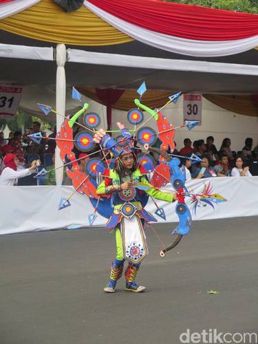 Foto Garuda Hingga Barong 10 Kostum Terunik Jember Fashion