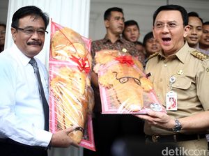 Ahok Minta Disiapkan Tiket Bila Akan Berduet dengan Djarot