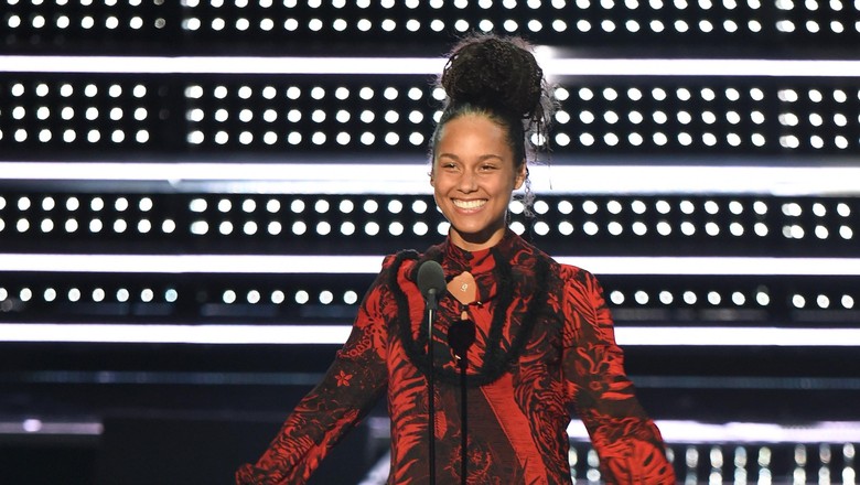 Alicia Keys Jadi Host Perempuan Pertama Grammy Awards 2019 Setelah 14 Tahun Alicia Keys Jadi Host Perempuan Pertama Grammy Awards 2019 Setelah 14 Tahun