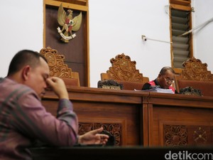 Lawan KPK, Kakak Saipul Jamil Telan Pil Pahit