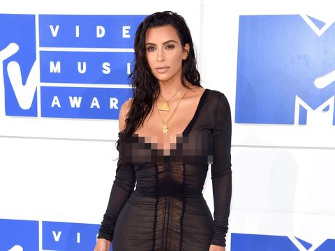 Kanye West Rilis Perhiasan Emas yang Pernah Dipakai Kim Kardashian