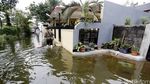 Banjir Rendam Puluhan Rumah di Ciracas