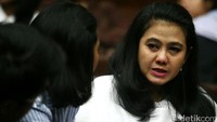 Damayanti diyakini jaksa telah menerima suap berupa fee dari pengusaha Abdul Khoir terkait program aspirasi miliknya dan milik Budi Supriyanto di provinsi Maluku dan Maluku Utara.