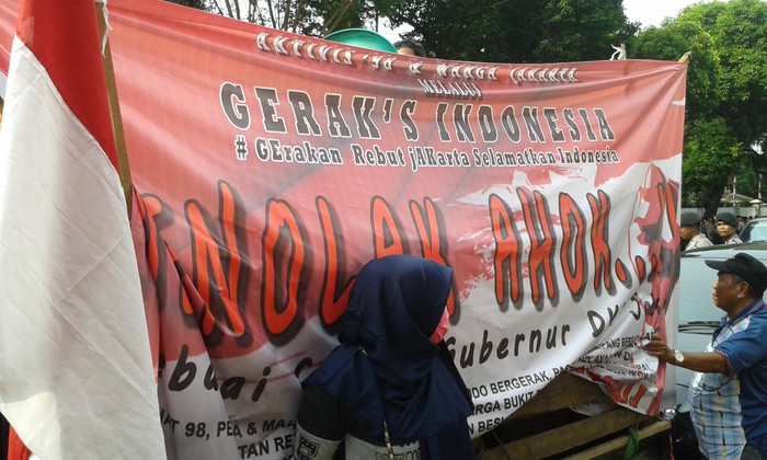 Puluhan Orang Anti Ahok Demo Kantor DPP PDIP