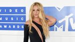 Parade Seleb Seksi di MTV Video Music Awards 2016