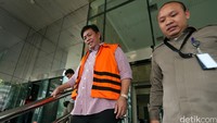 Budiman juga diperiksa terkait penolakan penggunaan hak interpelasi ke Gubernur Gatot Pujo Nugroho pada 2015.