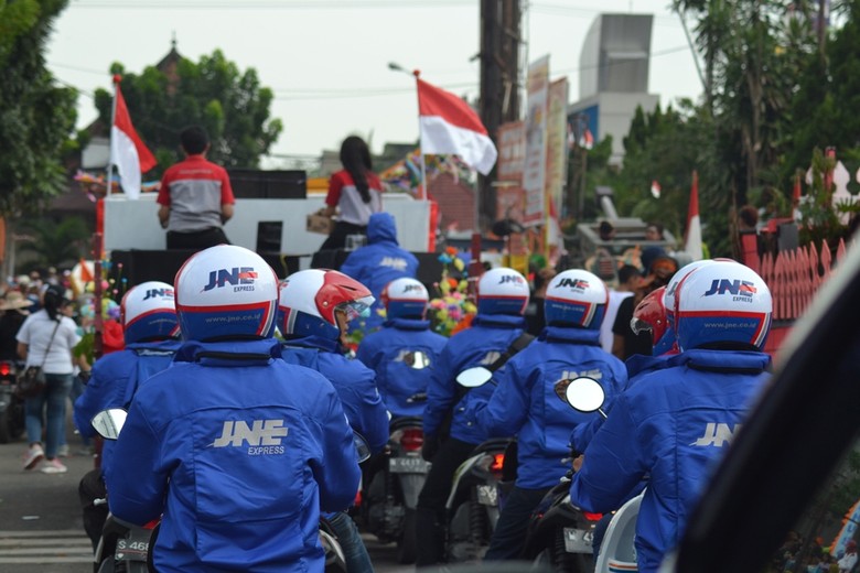  JNE  Gelar Parade Motor dan Mobil  di 20 Kota dalam Rangka 