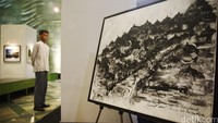 Foto-foto lawas hingga foto-foto terbaru ditampilkan.