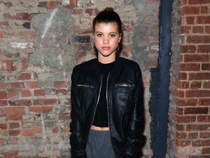 Model Sofia Richie Contek Perawatan Kulit Sang Ayah Lionel Richie