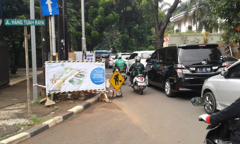 Rute-rute Alternatif Ganjil Genap di Jl Sisingamangaraja ini Macet 1,5 Km Rute-rute Alternatif Ganjil Genap di Jl Sisingamangaraja ini Macet 1,5 Km