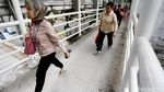 Ganjil-Genap Diberlakukan, Karyawan Pilih Naik TransJ