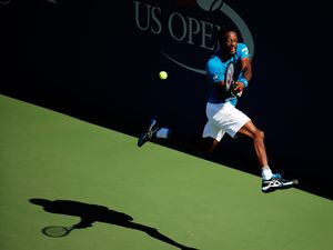 Superman Monfils Beraksi Lagi: Kalahkan Lawan, Hancurkan Panel Jam