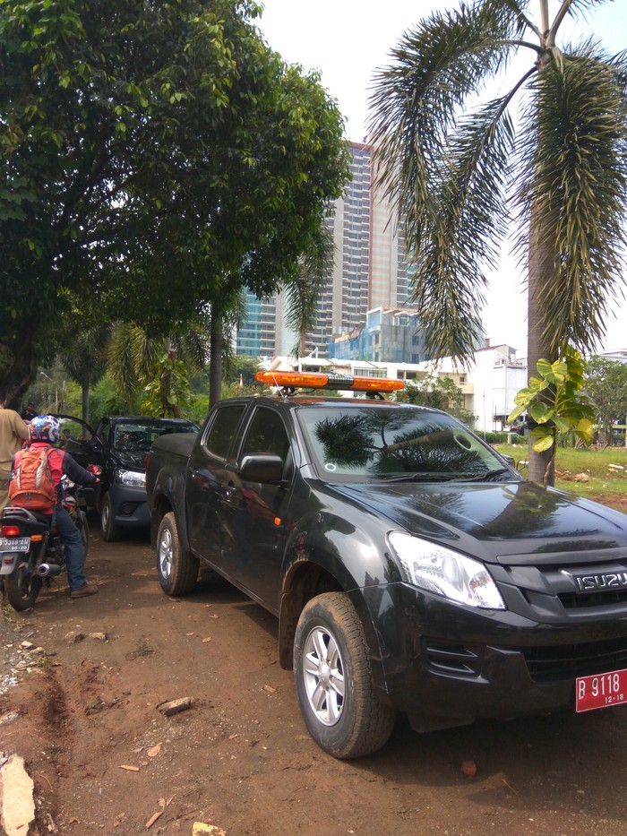 Solar Datang, Pengerukan Kali Krukut untuk Atasi Banjir Kemang Tunggu Crane
