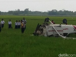 Penampakan Pesawat Latih yang Jatuh di Cirebon, Posisi Bodi Terbalik