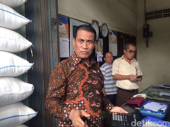 Pagi-pagi Mentan Sidak ke Pasar Cipinang Cek Harga Beras