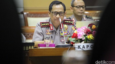 Kapolri Rapat dengan Pansus RUU Terorisme