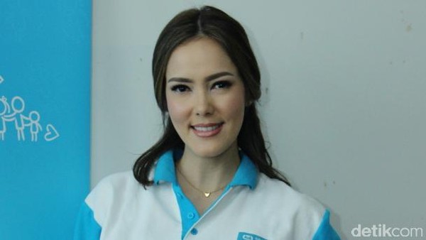 Cathy Sharon, Senyum Kamu Manis Banget
