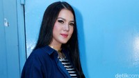 Setelah lima tahun menikah, Alice Norin pamer perut yang tengah hamil lima bulan. Pool/Palevi S/detikFoto.
