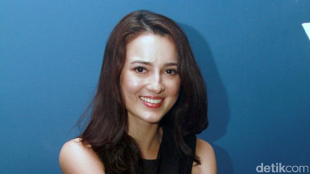 Cara Manajer Kelola Karier Julie Estelle