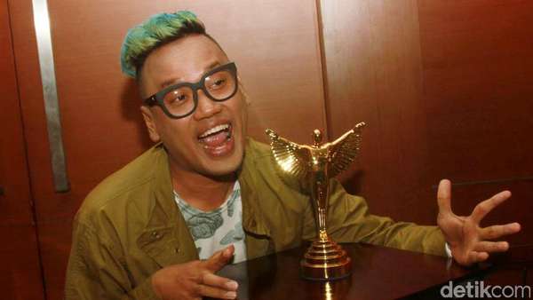 Rambut Hijau Uya Kuya Rambut Hijau Uya Kuya