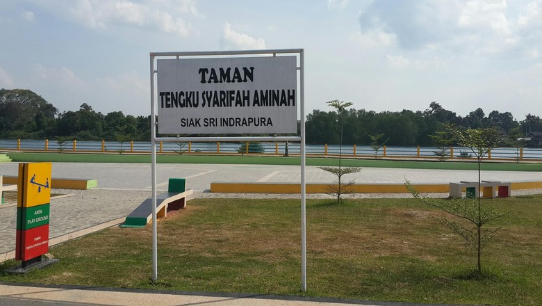 Mengintip Taman Bunga di Kota Siak Sri Indrapura, Riau