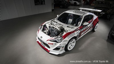 Toyota 86 Bermesin Nissan GT-R