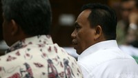 Sekretaris Daerah DKI Jakarta Saefullah (kanan) memberikan kesaksiannya.