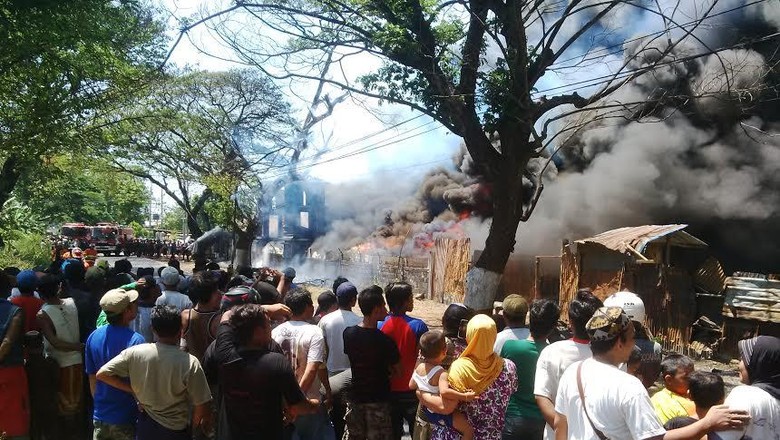  Pabrik Karet di Pasuruan Terbakar