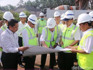 Menteri PUPR Tinjau Sabo di Jalan Raya Magelang, Targetkan Rampung Akhir 2017
