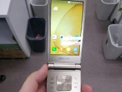 Ponsel Lipat Android Galaxy Folder 2
