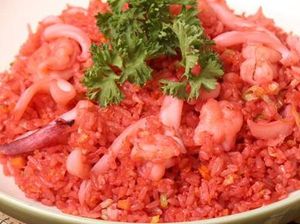 Bikin Laper! Jajan Nasi Goreng Merah dan Coto Makassar Mantul