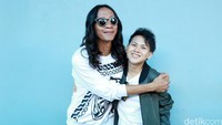 Aming dan Evelyn tampak mesra saat berpose di depan kamera. Pool/Palevi S/detikFoto.