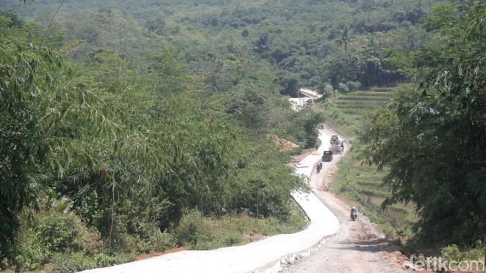 Ini Alasan Bupati Dedi Membangun Jalan 67 KM di Lingkar Barat Purwakarta
