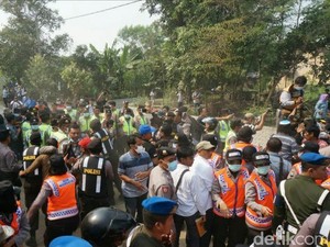 Eksekusi Lahan Terdampak Tol Moker Ricuh, Belasan Warga Diamankan