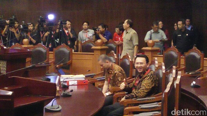 Ahok Soal Pendampingnya di Sidang MK: Dia Bukan PNS