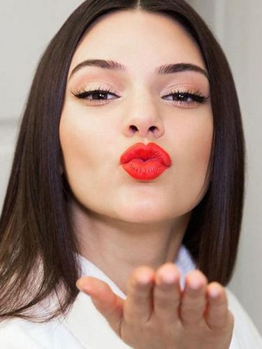 Kylie Jenner Baca Kepribadian Kim Kardashian dan Kendall Melalui Bentuk Alis