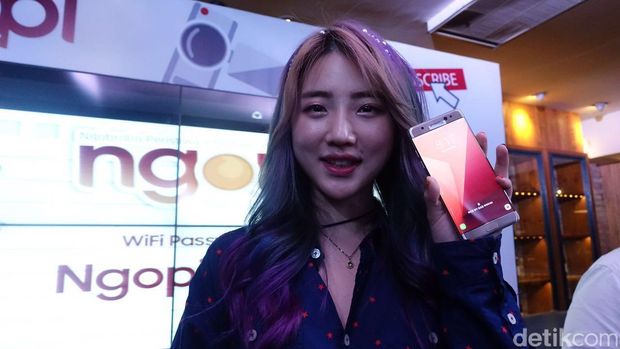 Han Yoo Raa saat menjadi pembicara di acara Ngopi