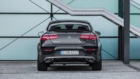 Karakter GLC43 Coupe ini sangat lincah dan dinamis dengan desain yang ekspresif, Coupe ini bisa menarik perhatian konsumen-konsumen baru, kata Board of Management of Mercedes-AMG GmbH, Tobias Moers.