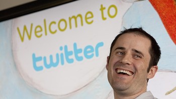 Co-Founder dan mantan CEO Twitter Evan Williams besar di sebuah kota kecil di Nebraska dan kuliah di University of Nebraska-Lincoln. Tetapi, ia merasa bahwa kuliah itu buang-buang waktu. Williams pun pindah ke Florida dan berkeliling berbagai kota sebagai pekerja lepas dan bekerja di bidang teknologi. Foto: David Paul Morris/Getty Images