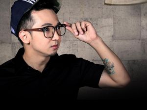 Edho Zell, Jutawan yang Pernah Ngegembel