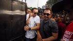 Gatot Brajamusti Dihadirkan Saat Penggeledahan Rumah