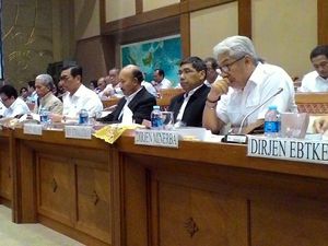 Luhut Ingin Revisi Aturan Kontrak Tambang Minerba