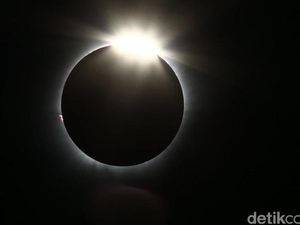 Yuk Lihat Gerhana Matahari Cincin Hari ini Pukul 17.30 WIB