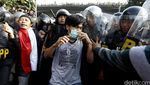 Warga Rawajati dan Satpol PP Bentrok