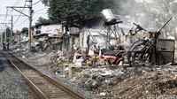 Sebagian bangunan telah rata dengan tanah. Nantinya bekas lahan tersebut akan dijadikan taman atau jalan umum.