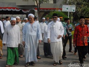 Lepas Jamaah Calon Haji, Bupati Irsyad: Titip Doakan Keselamatan Pasuruan