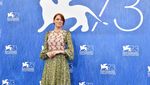 Pesona Emma Stone di Venice Film Festival
