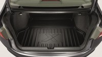 Kedua model tersebut dibuat secara khusus dengan lambang X terdapat pada bagian kursi dengan bahan half-leather. Logo X juga terdapat pada bagian bagasi mobil. Dan tidak ketinggalan lampu daytime running.
