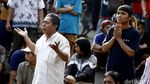 Warga Rawajati Salat Duha di Jalan